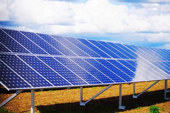 Solar Power Surpasses National Grid Costs in Nigeria
